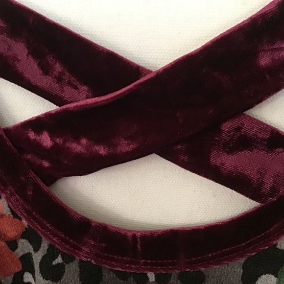 NWOT ODDY Leopard ‘n Roses Top, Velvet Trim, Med - Picture 9 of 9